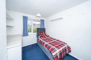 BEDROOM - click for photo gallery
